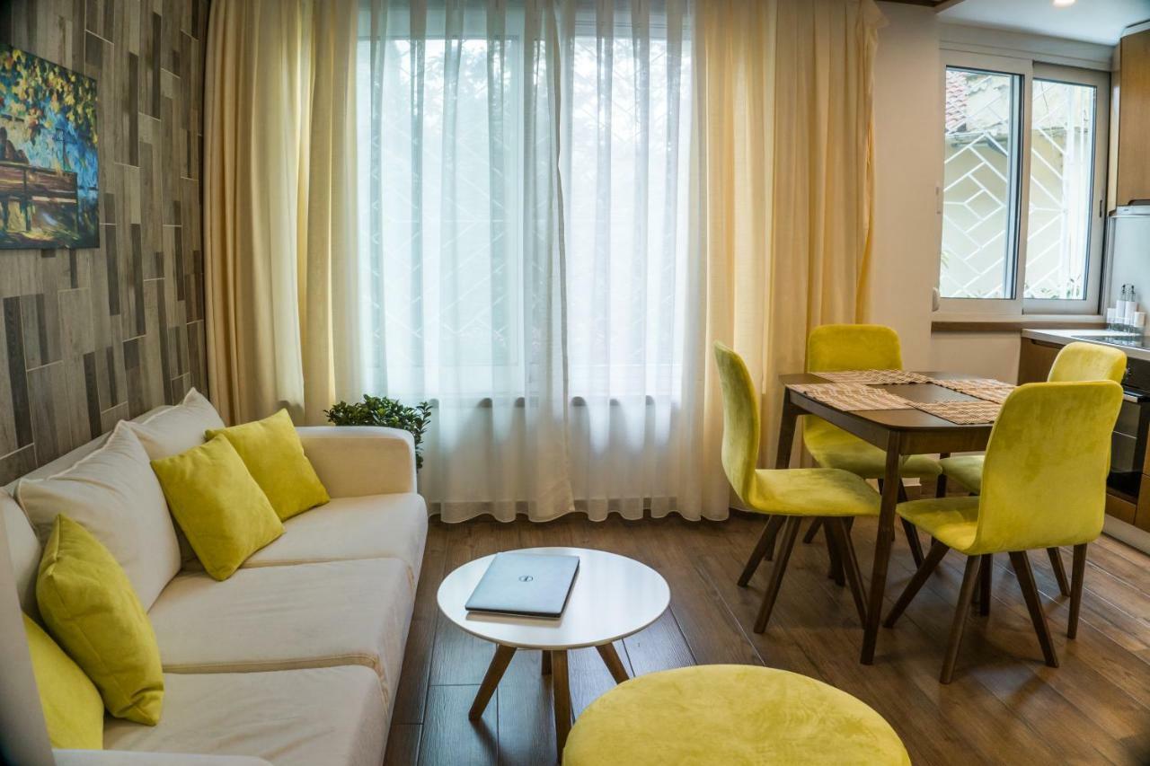 Venere Tirana Suite Esterno foto